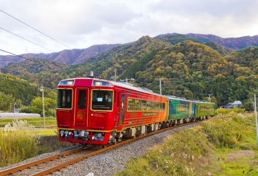 Sightseeing Train: Shikoku Mannaka Sennen Monogatari-0